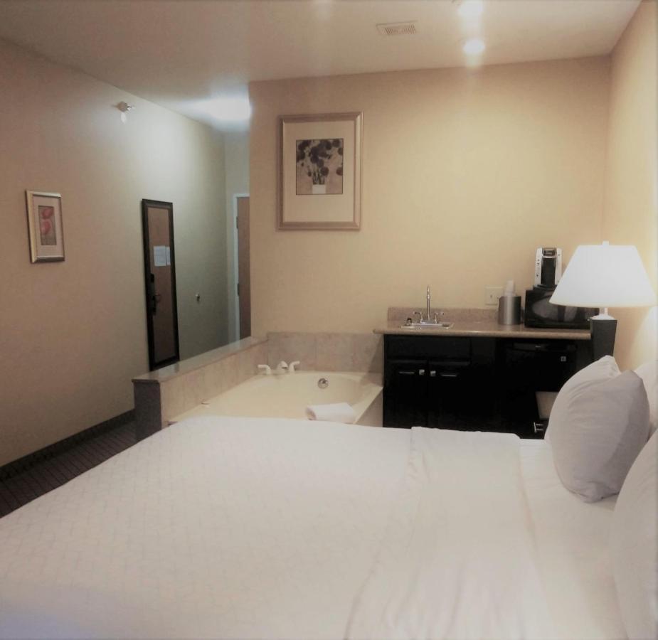 Holiday Inn Express Plymouth By Ihg Exteriör bild
