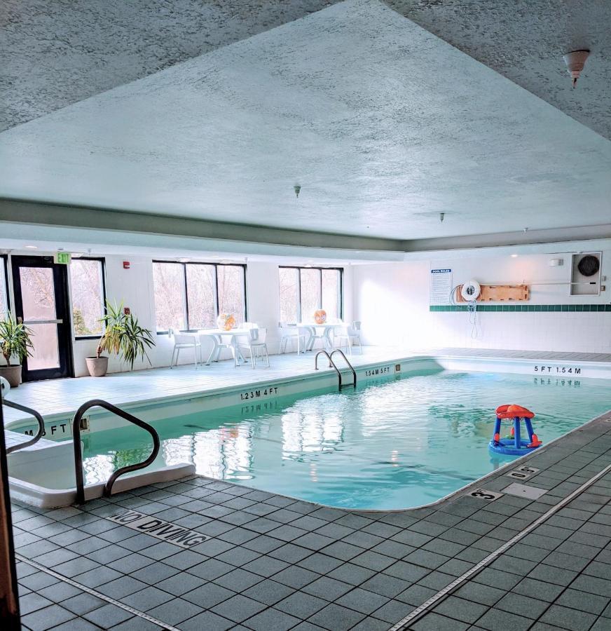 Holiday Inn Express Plymouth By Ihg Exteriör bild