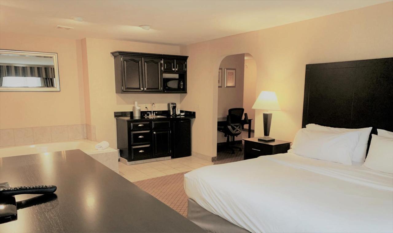 Holiday Inn Express Plymouth By Ihg Exteriör bild