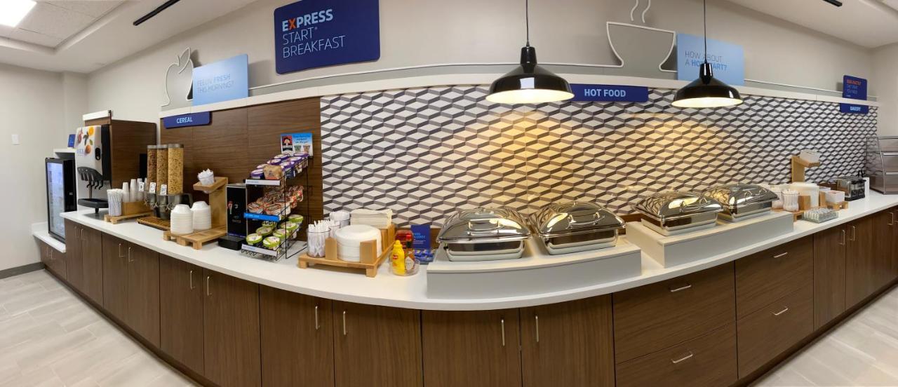 Holiday Inn Express Plymouth By Ihg Exteriör bild