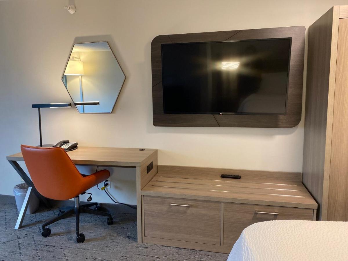 Holiday Inn Express Plymouth By Ihg Exteriör bild