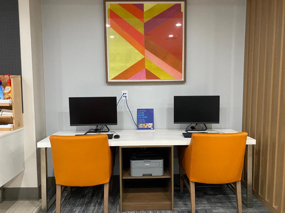 Holiday Inn Express Plymouth By Ihg Exteriör bild