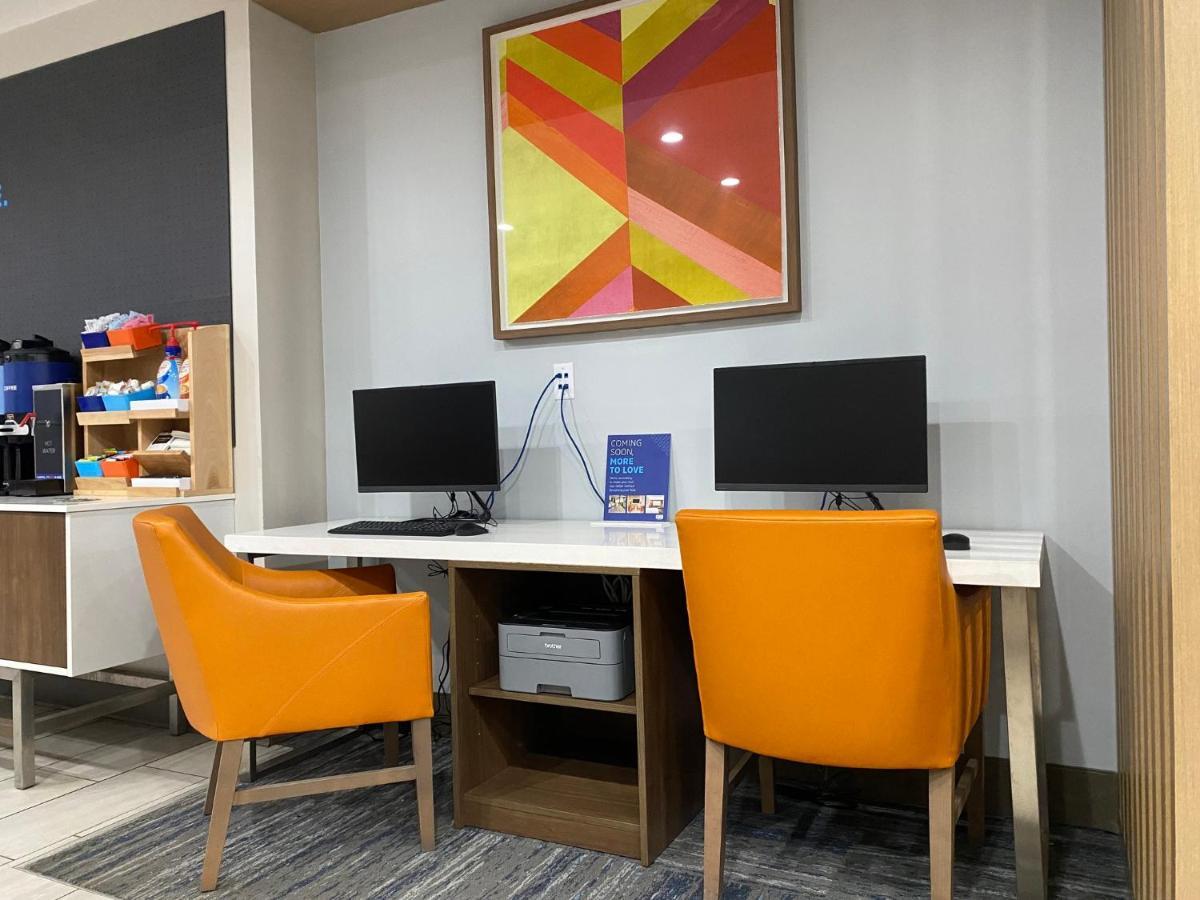 Holiday Inn Express Plymouth By Ihg Exteriör bild