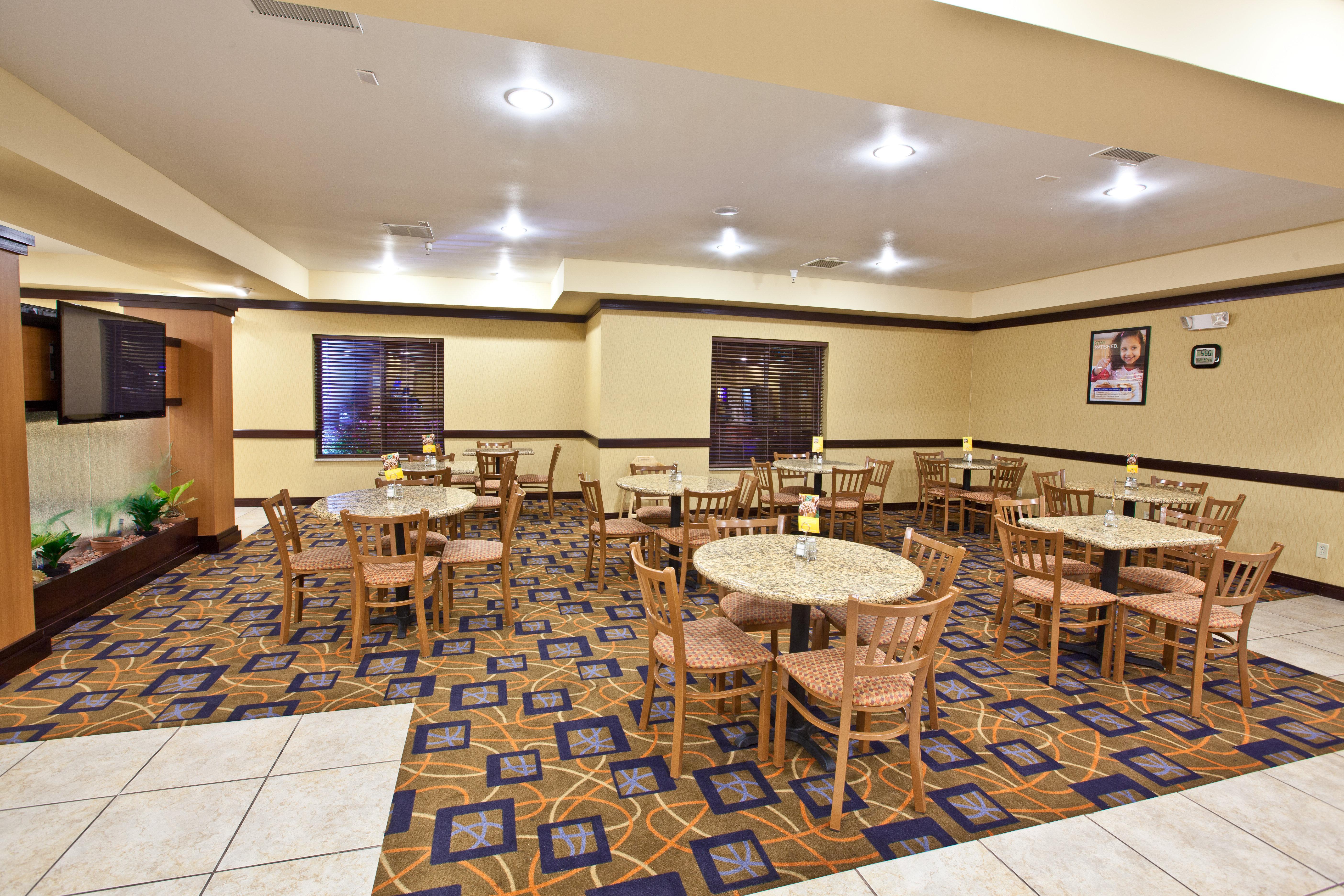 Holiday Inn Express Plymouth By Ihg Exteriör bild